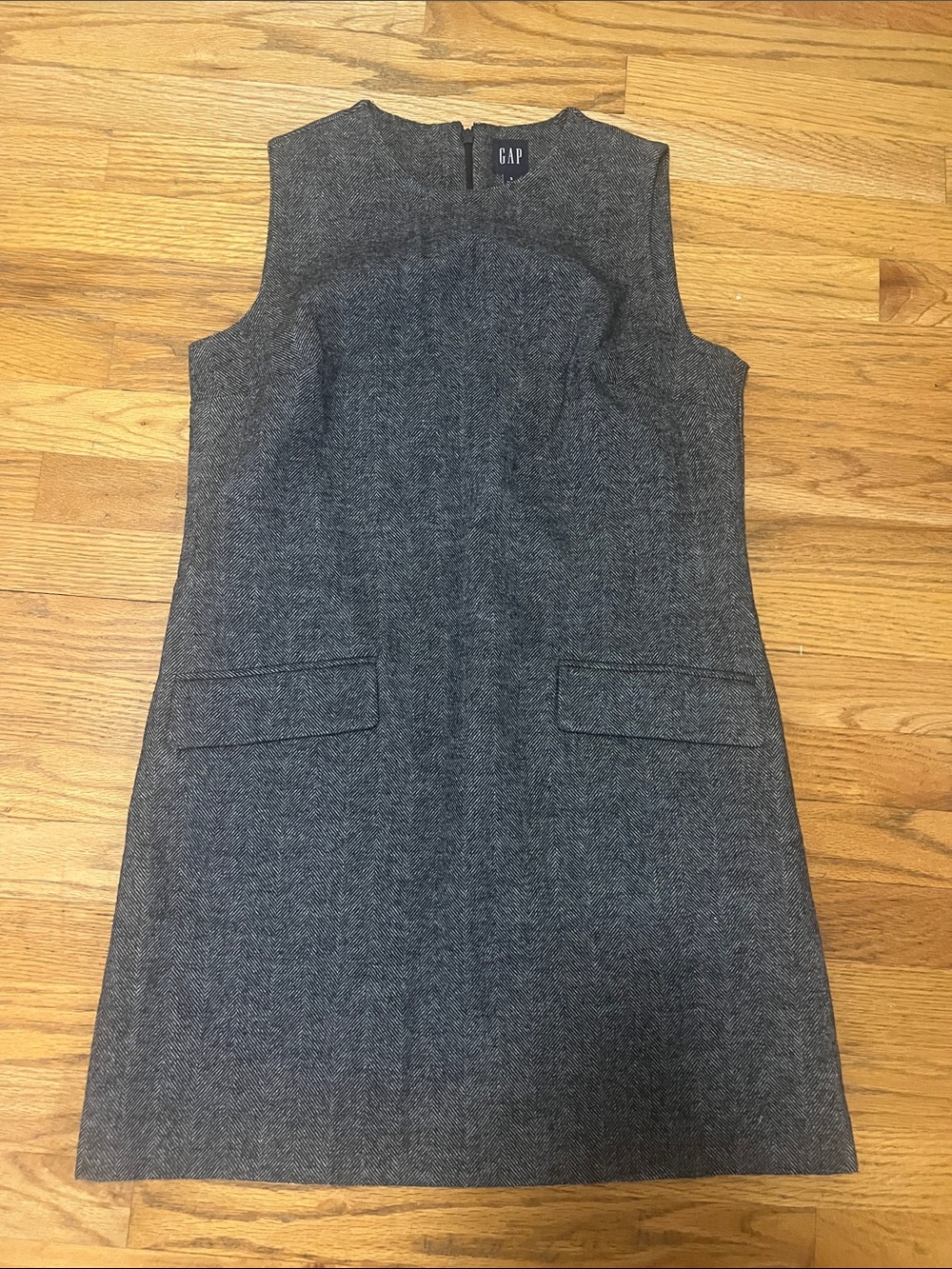 GAP Charcoal Sleeveless Shift Dress small